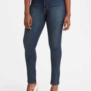 721 High Rise Skinny Women's Jeans BARELY WORN LIKE NEW
Blue Story
26W x 32L